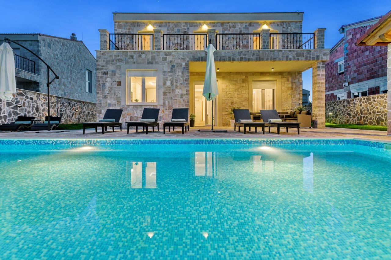 Luxury Stone Villa With Pool - Brisevo Exterior photo