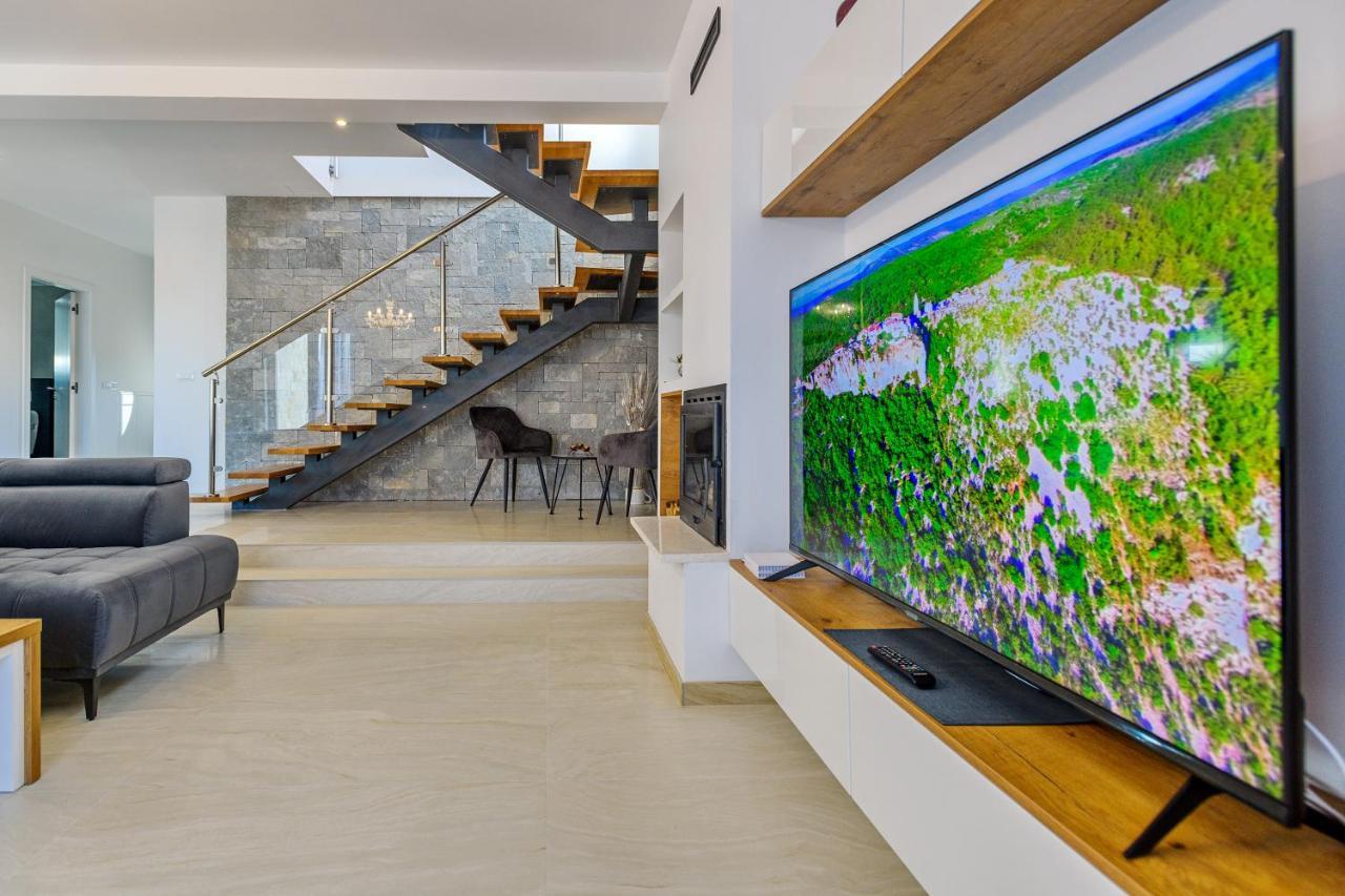 Luxury Stone Villa With Pool - Brisevo Exterior photo