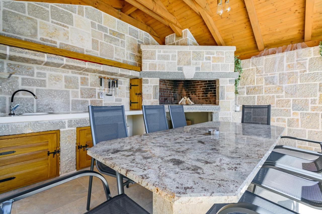 Luxury Stone Villa With Pool - Brisevo Exterior photo